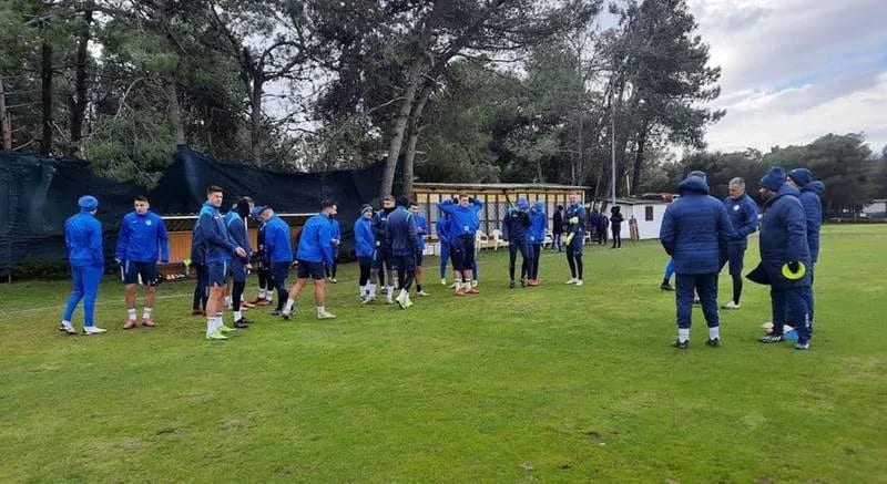Sutjeska prinuđena da se vrati u Ulcinj