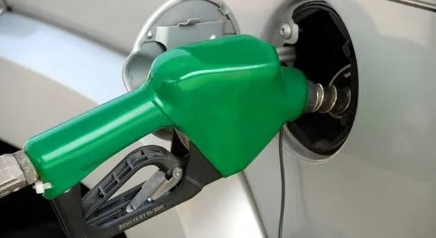 Od ponoći jeftinije sve vrste goriva