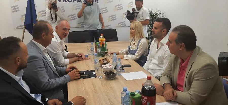 Nimanbegu: Naši zahtjevi nijesu za fotelje, već za principe