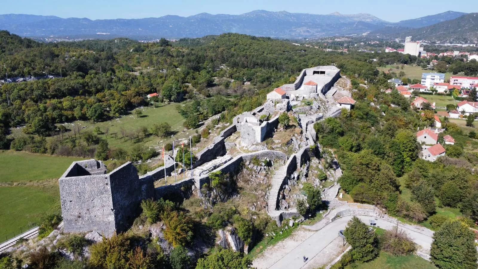 Premijerni nastupi bendova Paraf, Neki to vole vruće i Još Gori na 17. Bedem festu  