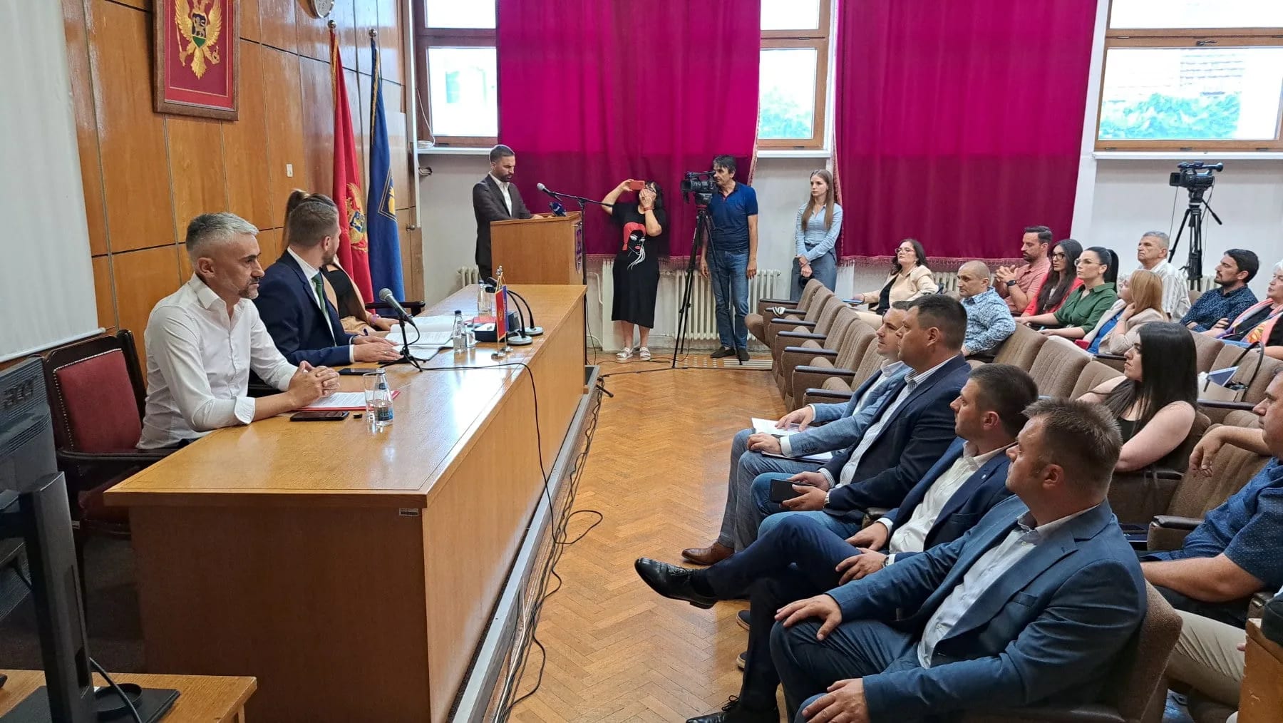 SO Nikšić bez glasanja o smjeni Kovačevića, opozicija prekinla sjednicu, nastavak u utorak