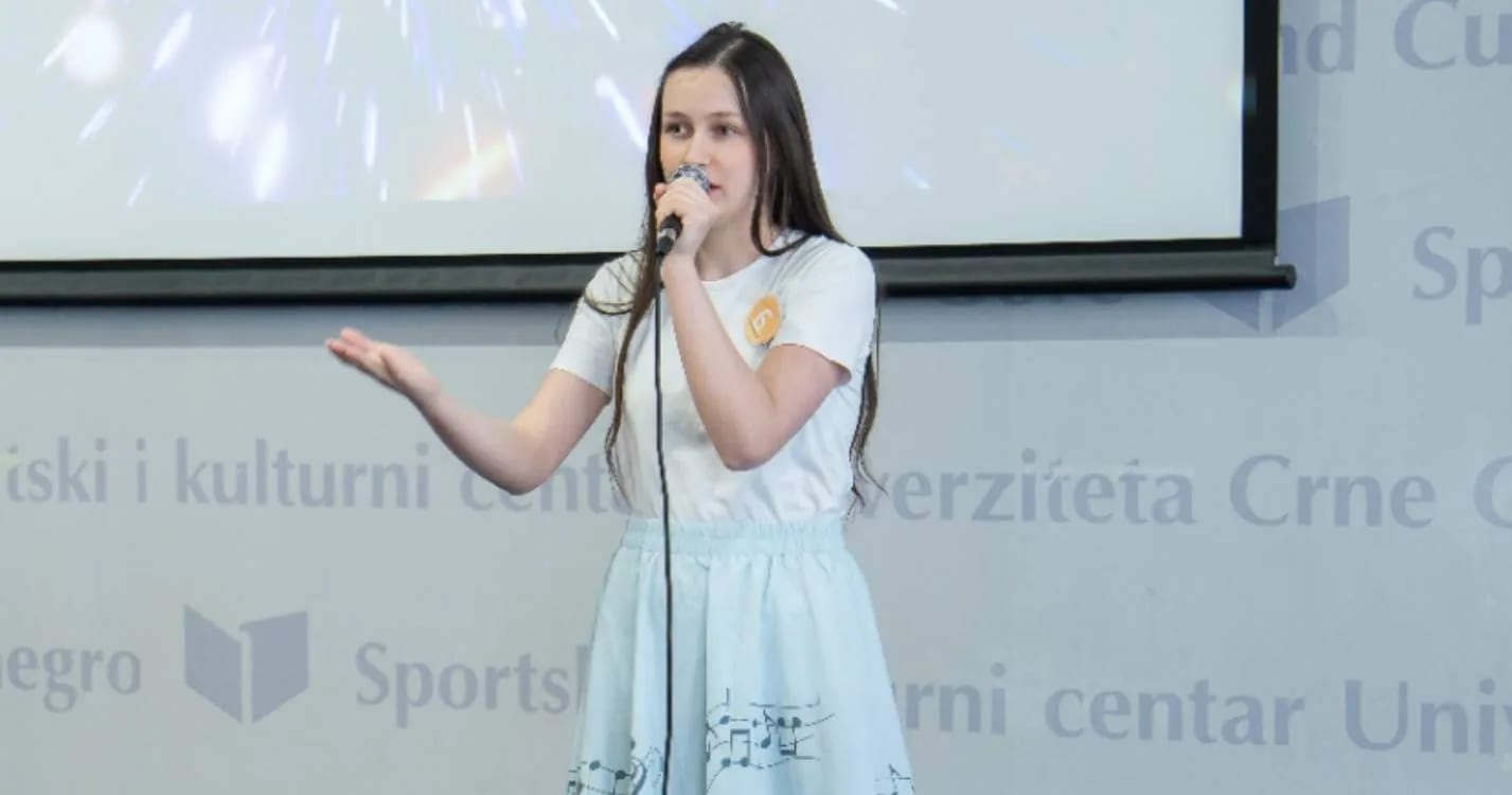 Alisa u čudesnoj zemlji Kini