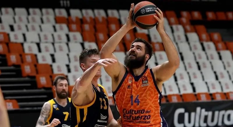 Dabl-dabl Dubljevića u meču za polufinale Eurokupa
