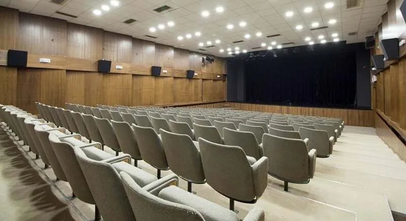 Moderna bajka ''Princeza koju je oteo zmaj koji otima princeze'' u dva termina