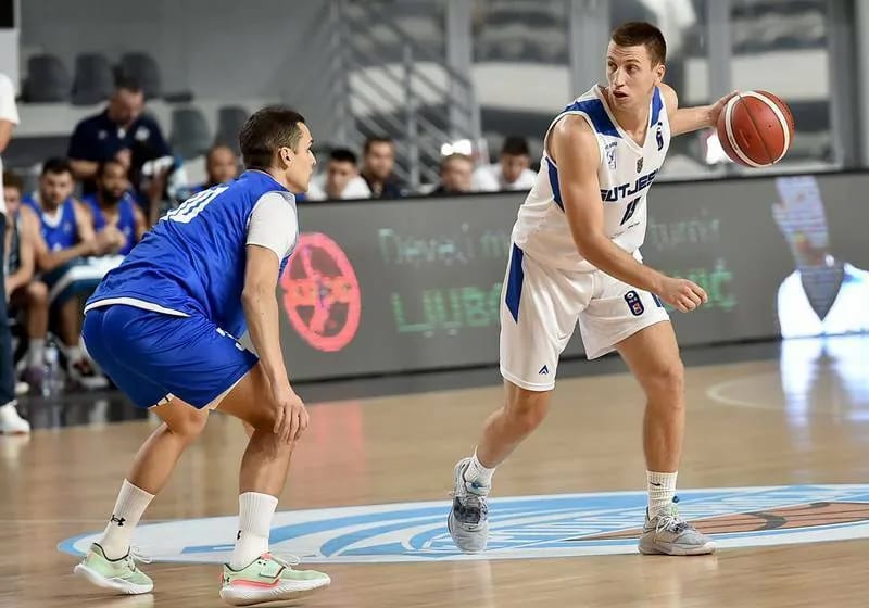 Sutjeska četvrta na memorijalu "Ljubo Jovanović"