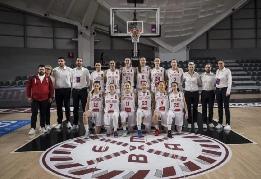 Crnogorske košarkašice sa Danskom