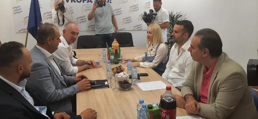 Nimanbegu: Naši zahtjevi nijesu za fotelje, već za principe