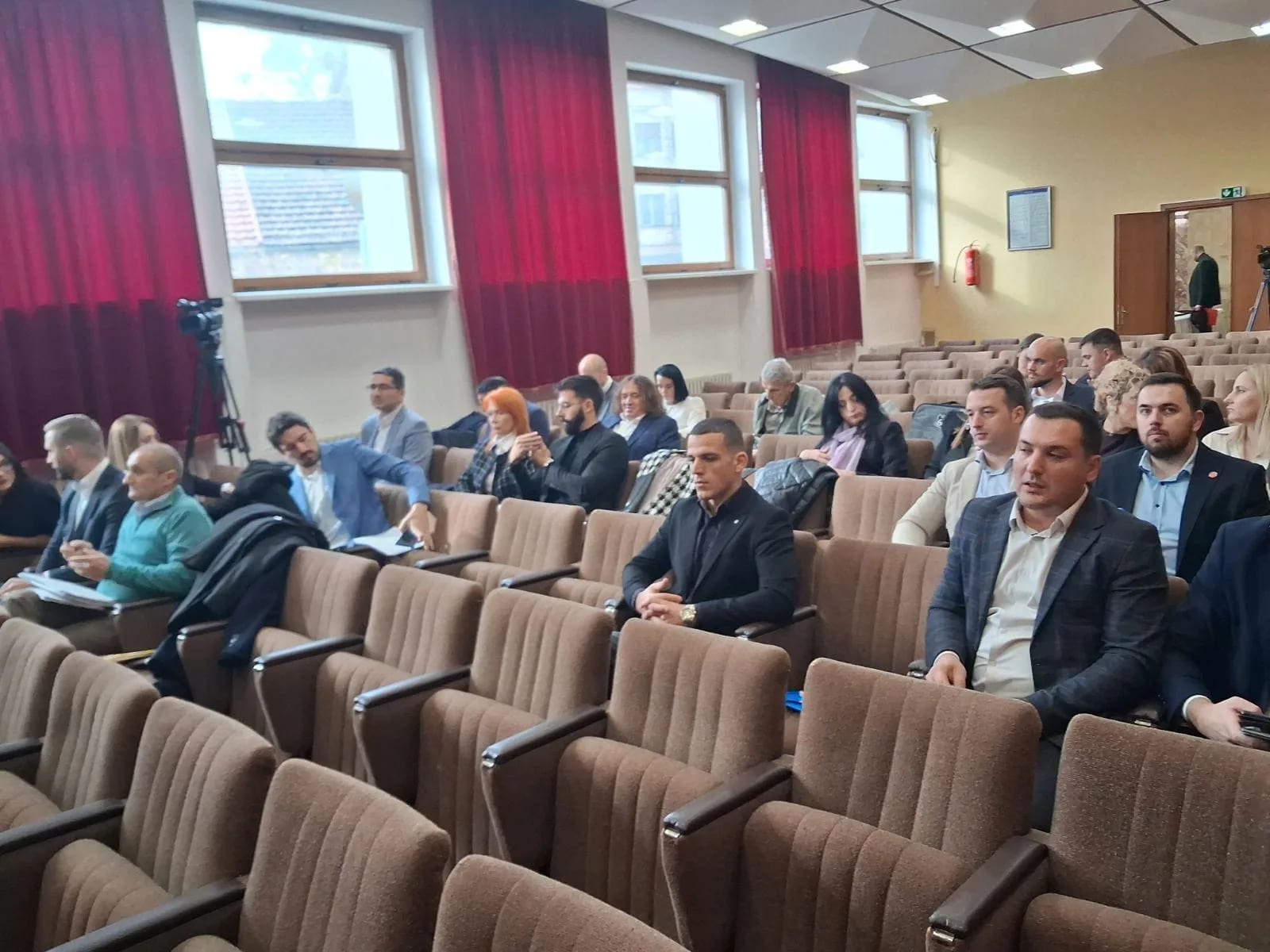 Rebalans budžeta na sjednici SO Nikšić: Opoziciji sporan milion za ugovore o djelu, izvršenje kapitalnog budžeta…