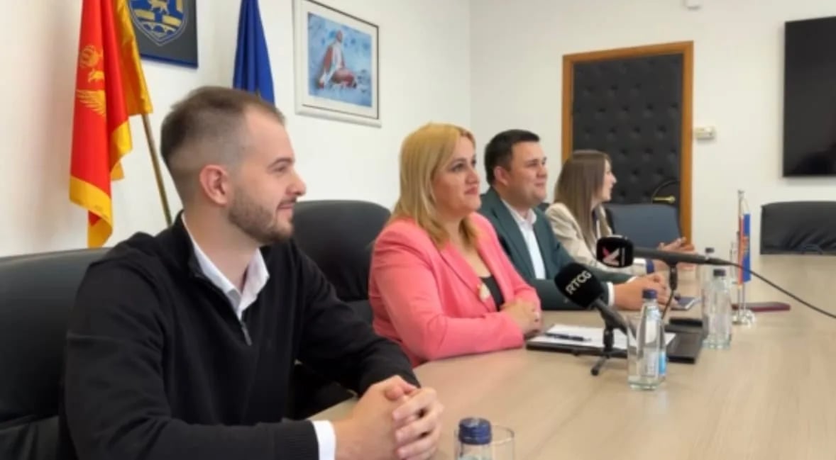PES: Maturantima u Nikšiću po 100 eura, isplata do kraja maja