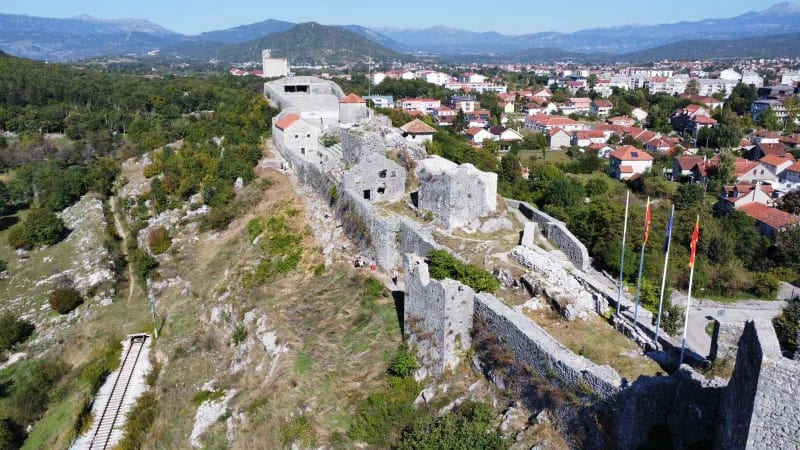 Izložba radova polaznika Ateljea “Put“ večeras na Bedemu