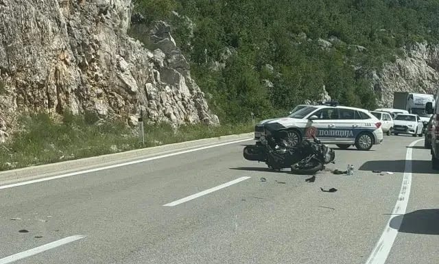 Saobraćajna nesreća u Kusidama: Jedna osoba stradala, motociklista povrijeđen