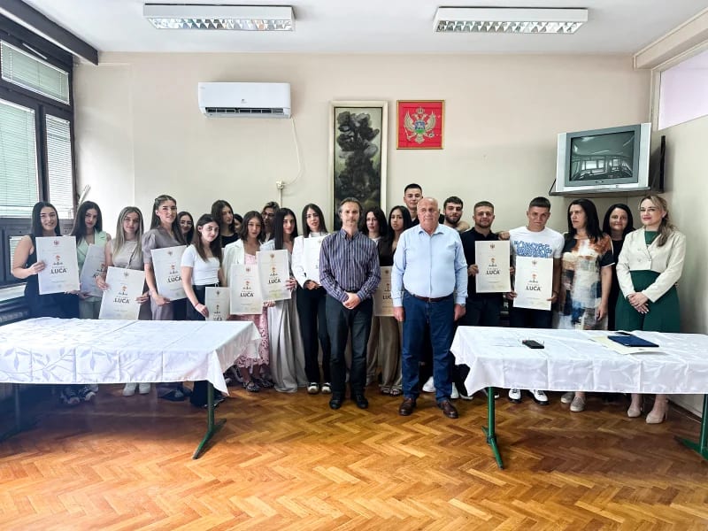 Uručena priznanja najboljim učenicima Prve srednje stručne škole