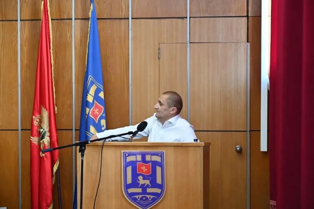 Klub odbornika DPS Nikšić: UP nastoji da iskrivi sliku o višemjesečnim napadima na Rajka Perovića