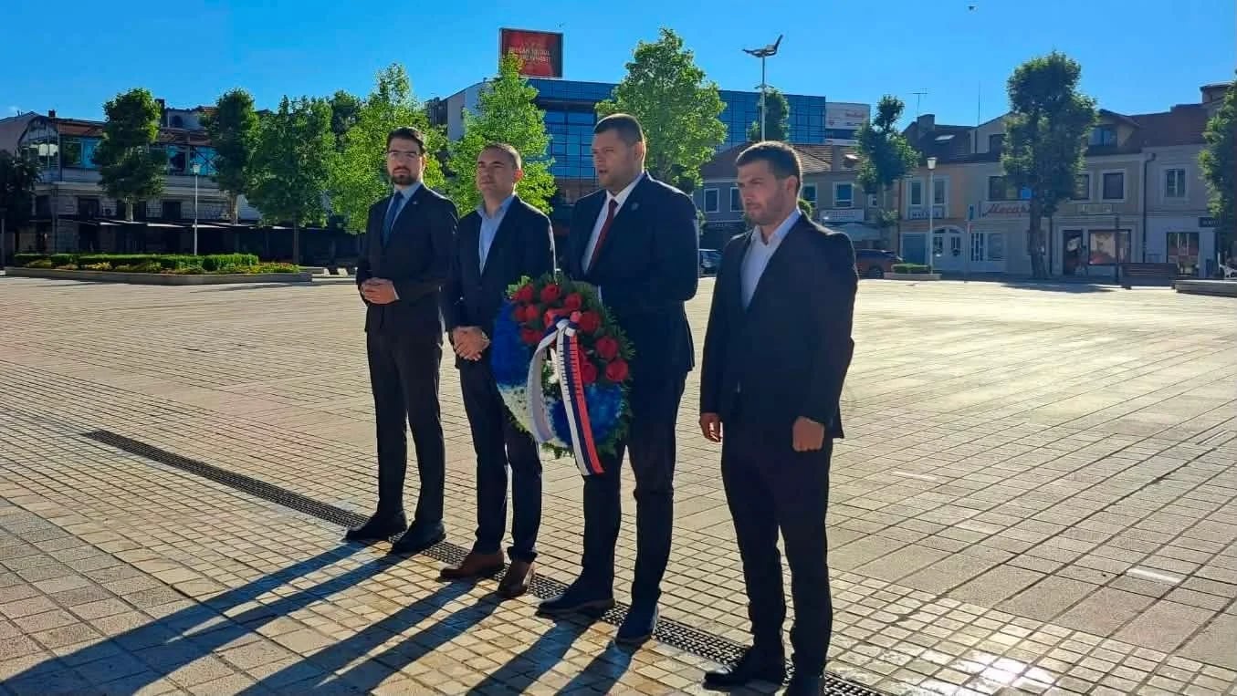 Kovačević položio vijenac na spomenik kralju Nikoli povodom Dana državnosti