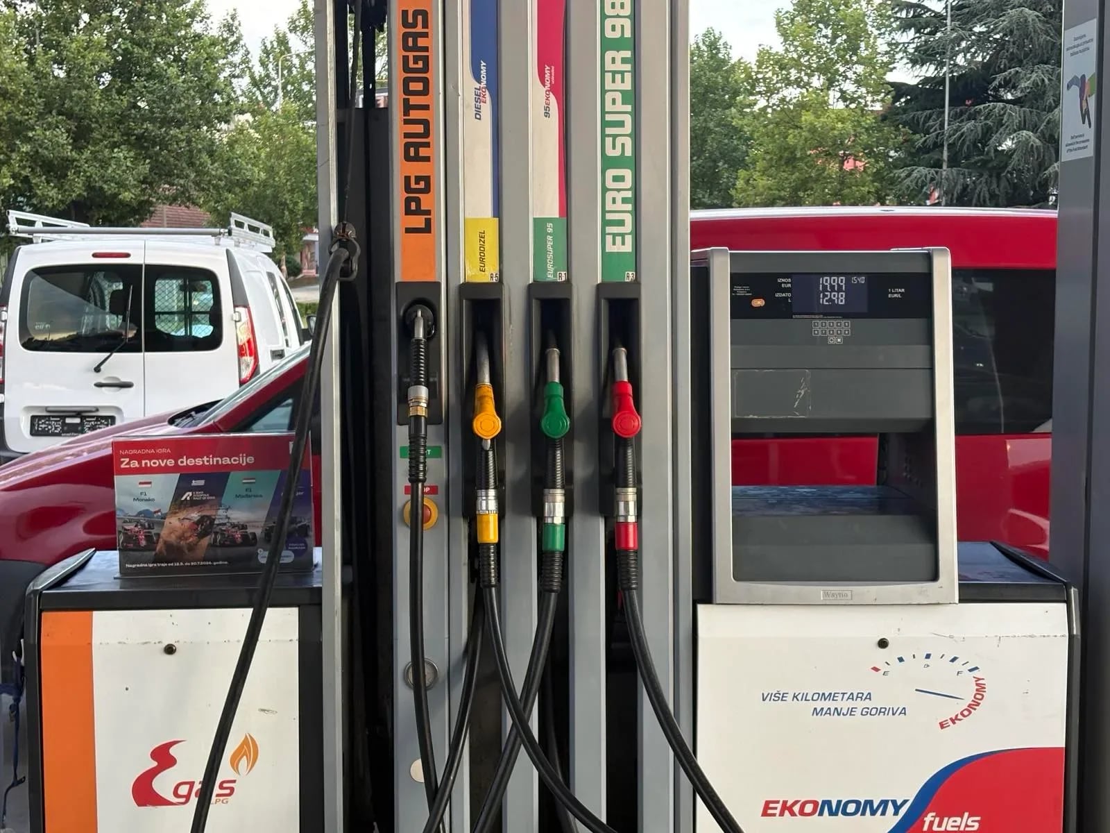Novo poskupljenje goriva, dizel od ponoći skuplji 14 centi