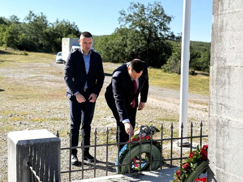 Kovačević i Lalatović Žižić položili vijenac na spomen-obilježje na Vučjem dolu