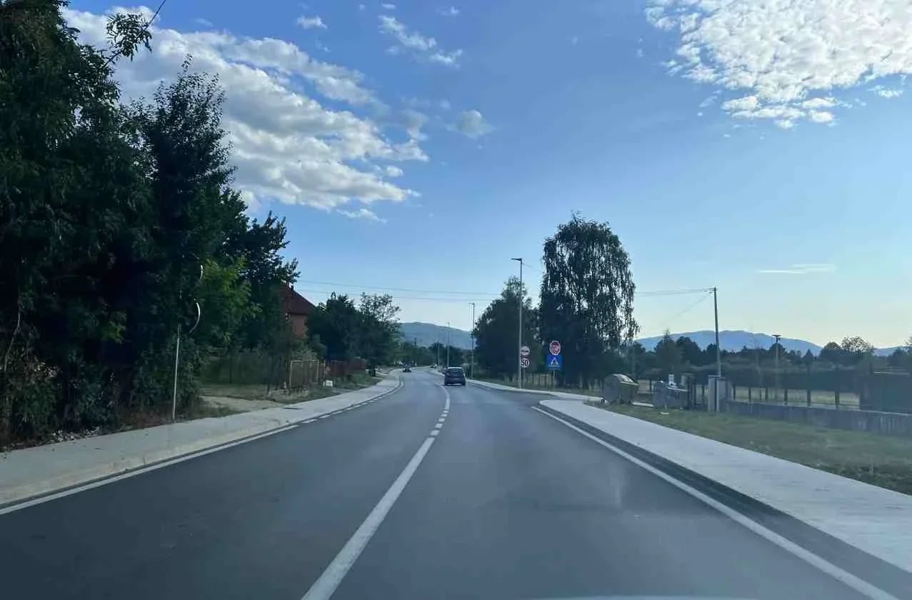 Saobraćaj bez vanrednih ograničenja, radovi na više putnih pravaca